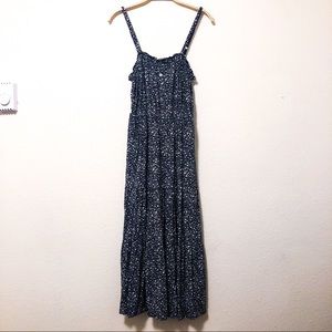 Sweet floral midi dress w/ pockets!